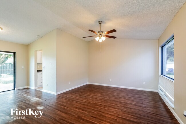 Foto del edificio - 1032 Ridgeway Dr
