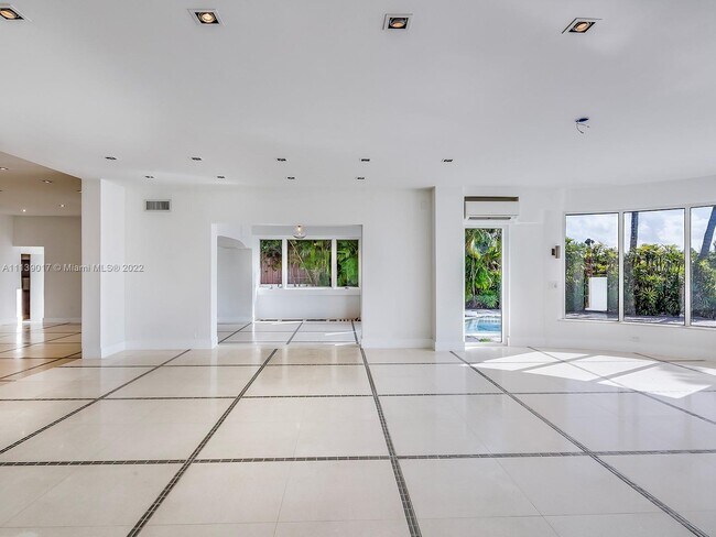 Foto del edificio - 394 S Hibiscus Dr