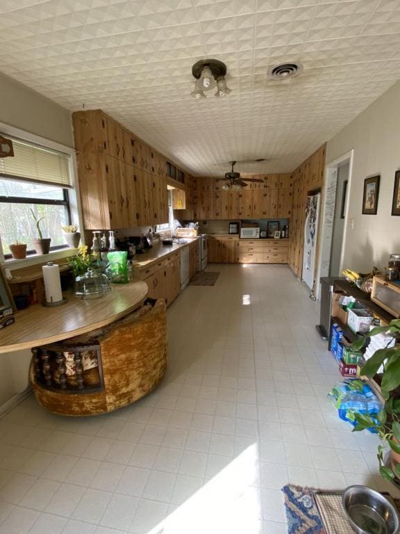 Building Photo - 403 Sulphur Springs