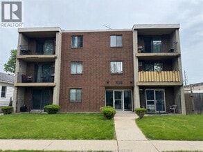 Building Photo - 536 Aylmer Ave