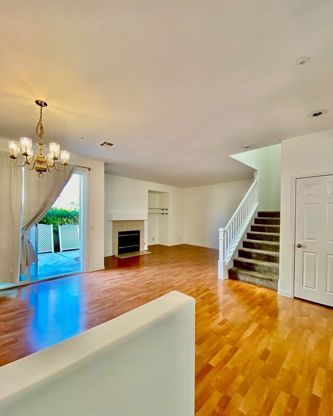 Building Photo - 401 N Cotswolds Ln