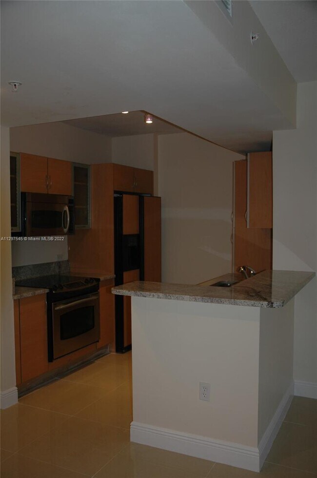 Building Photo - 2775 NE 187th St