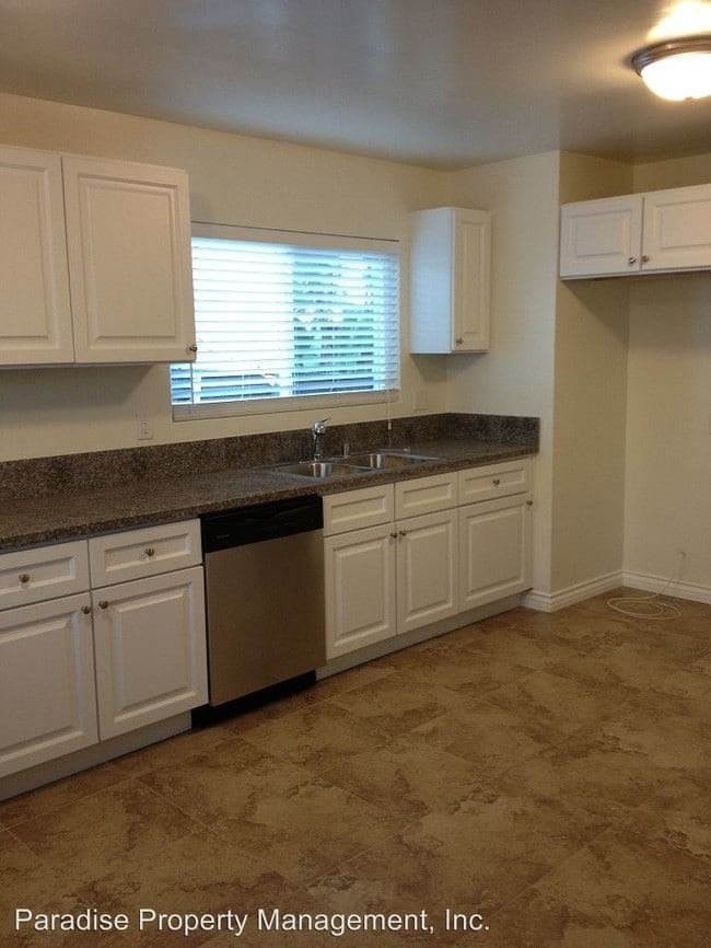 Building Photo - 287 S Evergreen Dr