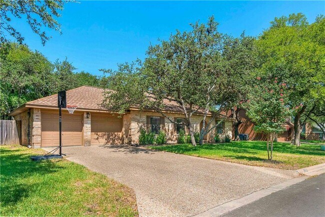 Foto del edificio - 11004 Chateau Hill