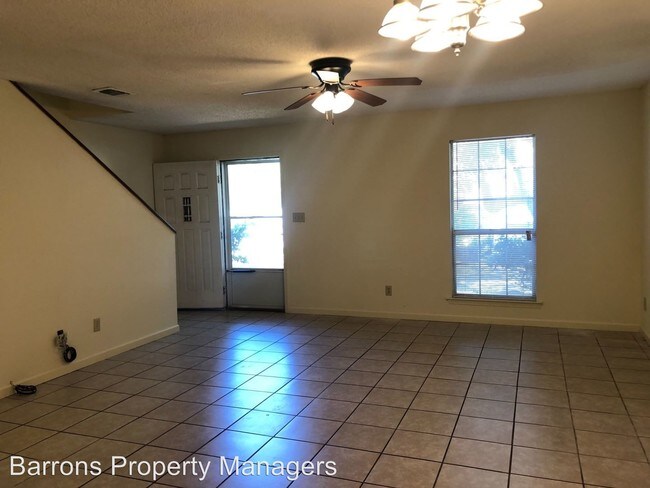Building Photo - 2 br, 1.5 bath House - 190 Stearns Street
