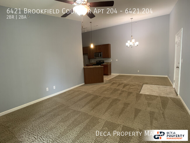 Building Photo - 2 Bedroom Condo