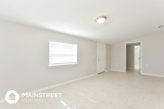 Building Photo - 1820 Azalea Ln