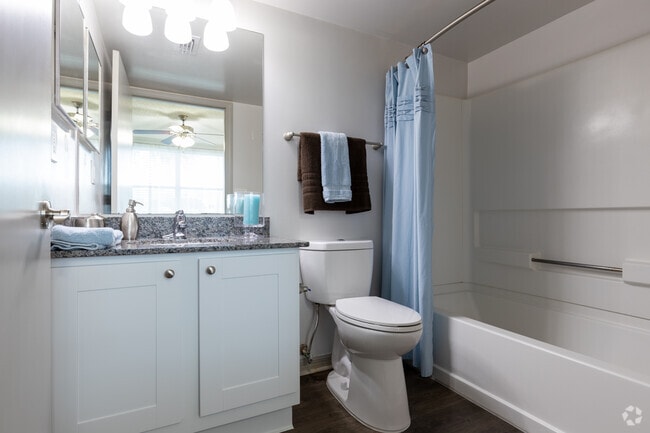 2BR, 2BA - 935SF - Madalyn Landing