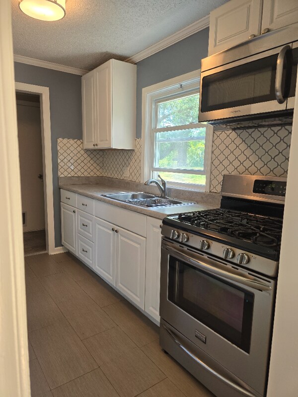 Foto del edificio - 6211 Armstrong Ave