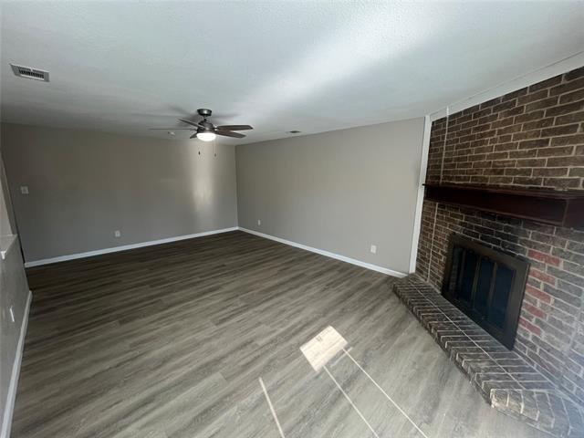 Foto del edificio - 1310 Whiteoak Dr