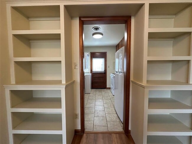 Building Photo - 500 Stinson St