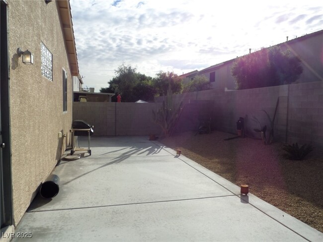 Foto del edificio - 727 Homewillow Ave