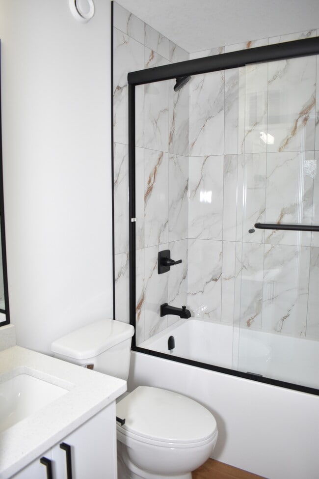 Photo du bâtiment - 13538-110A 110a Ave NW