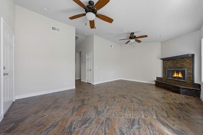 Building Photo - 51780 Avenida Velasco
