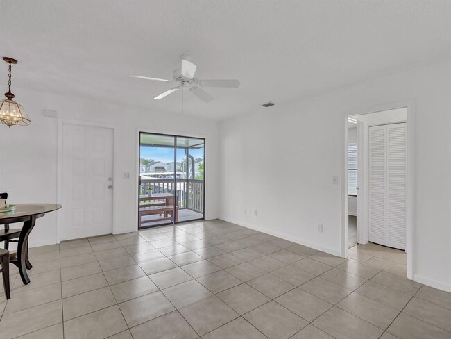 Foto del edificio - 1174 Breezy Way