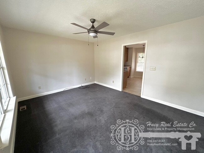 Foto del edificio - 211 E Gilbreath St