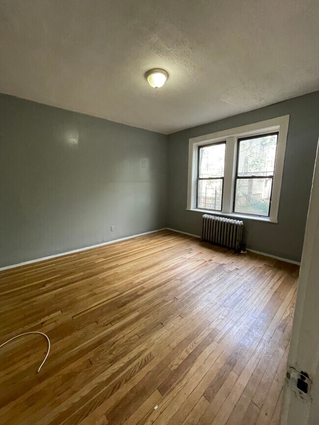 232 Weequahic Ave Unit 3, Newark, NJ 07112 Apartments in Newark, NJ