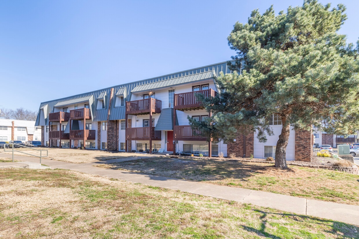 Ruby on the Creek Apartments - Ruby on the Creek Apartments