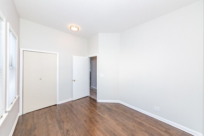 Foto del edificio - 2631 N Halsted St