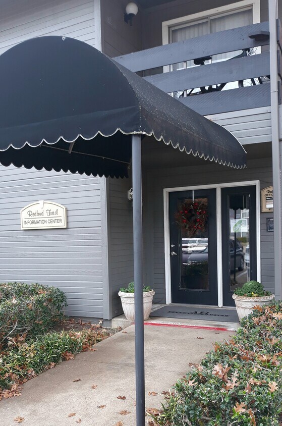Redbud Trail Apartments in McKinney, TX