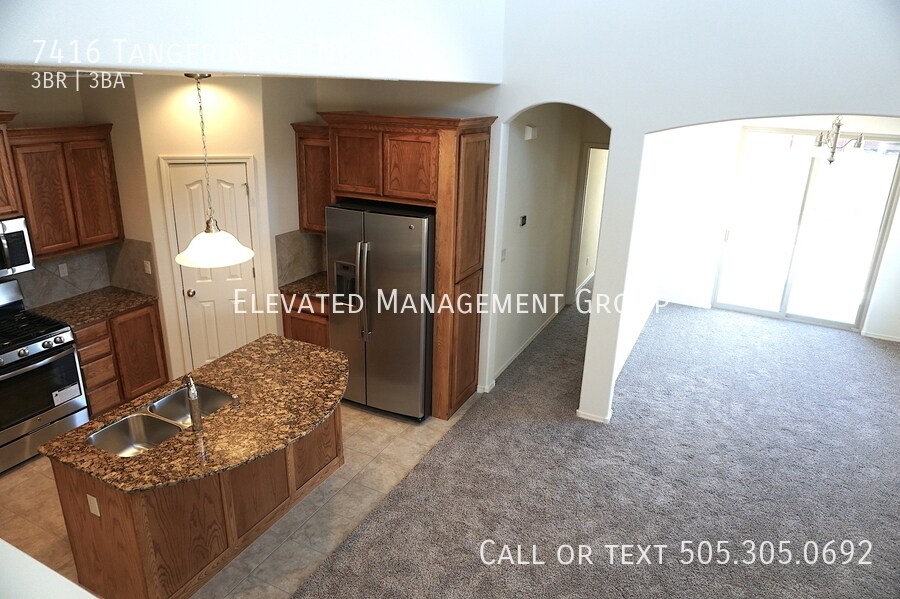 Primary Photo - Amazing 3 Bedroom! Great location! Across ...