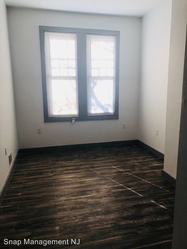 Building Photo - 141 Wilson Ave