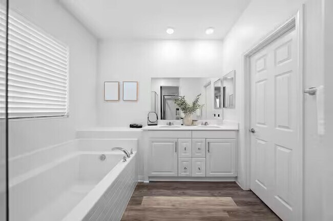 Foto del edificio - 7906 Montecito Ln