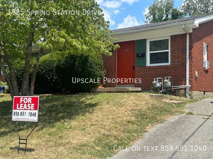 Photo - 1985 Spring Station Drive-