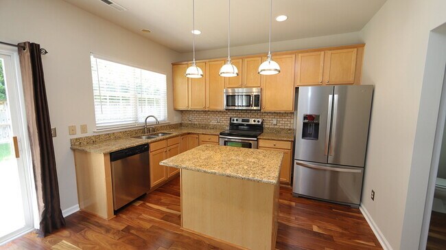 Foto del edificio - Four-Bedroom Home in Leesville School District