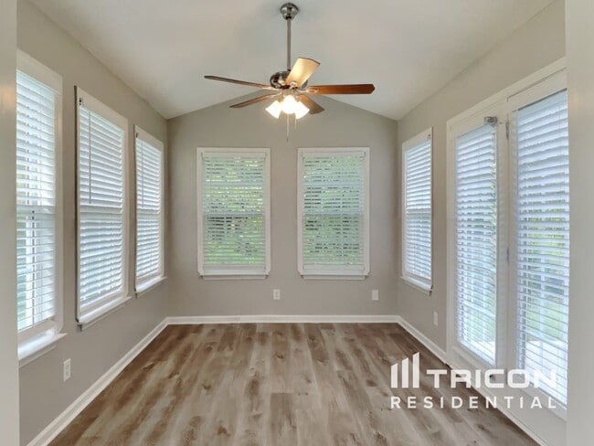 Building Photo - 6231 Creekbrooke Ct