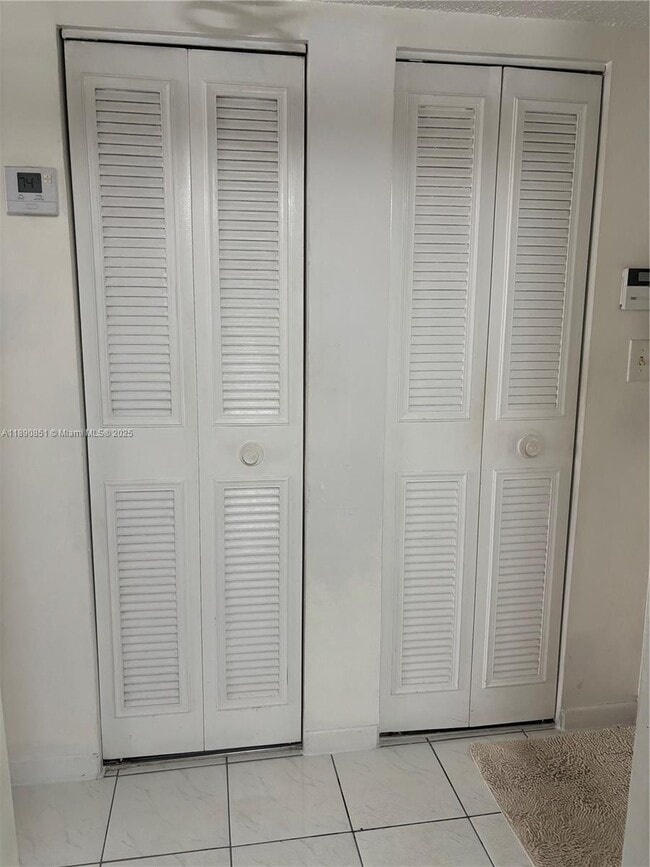 Foto del edificio - 14501 N Kendall Dr