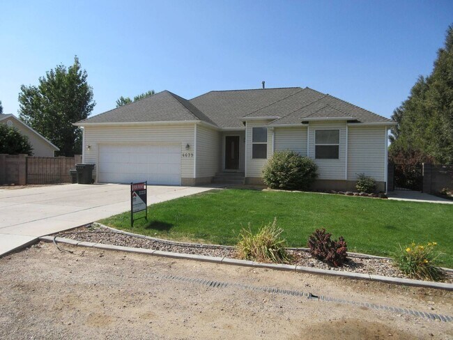 Foto del edificio - 5 bedroom - 4 bath - Single Family Home in...