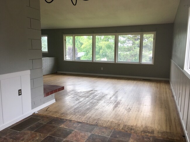 Upstairs - 3512 East Ben Burr Boulevard