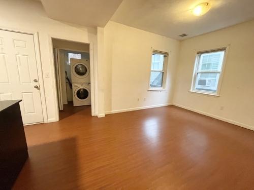 Foto del edificio - 4 bedroom in Newton MA