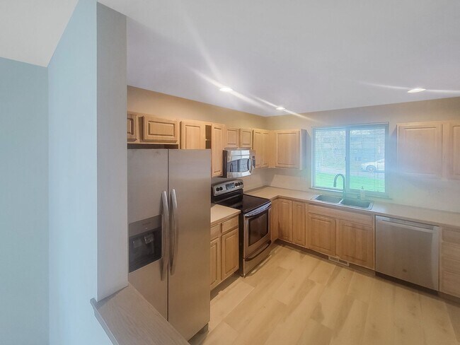 Building Photo - Spanaway 3bed Rambler