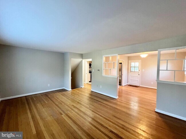 Foto del edificio - 912 McKinley Rd