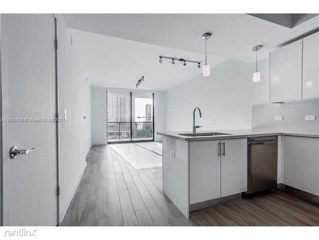 Foto del edificio - 1 br, 1 bath Condo - 999 SW 1st Ave Apt 3310
