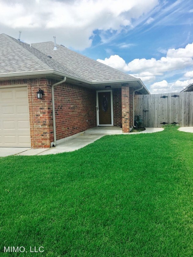 15021 KYLE Dr, OKLAHOMA CITY, OK 73170 Condo for Rent in OKLAHOMA