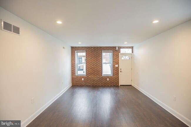 Foto del edificio - 2468 Jasper St