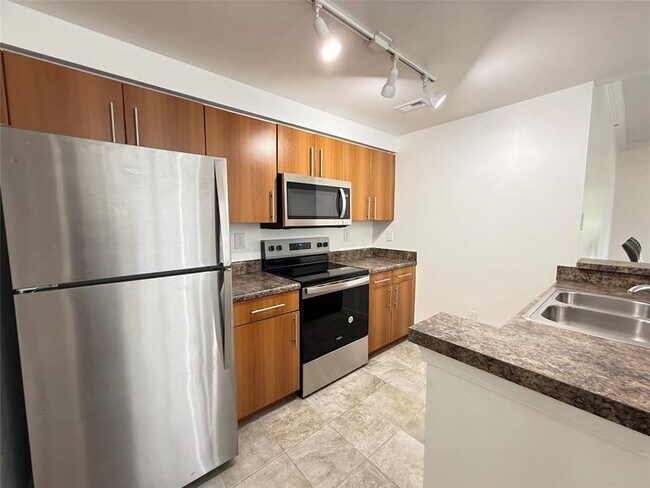 Foto del edificio - 5800 W Sample Rd