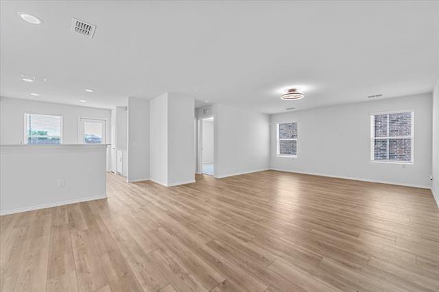 Building Photo - 445 Grenada Lk Dr
