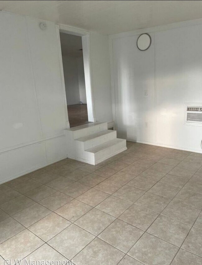 Building Photo - Open Floor Plan home on Private Spacious Lot