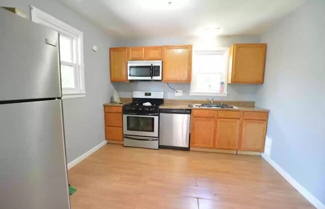 Building Photo - 1006 Willey St