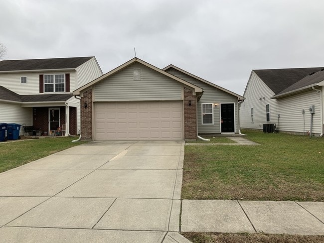 Building Photo - PENDING-Lovely Ranch in River Run!