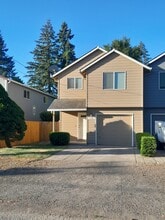 Building Photo - 31280 NW Hillcrest St