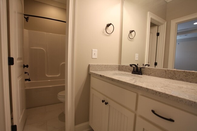 Foto del edificio - Townhome at Runningvine!