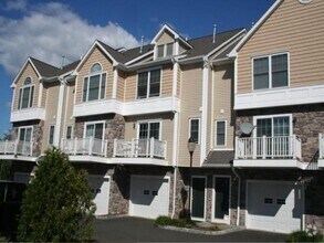 Building Photo - 85 Camp Ave
