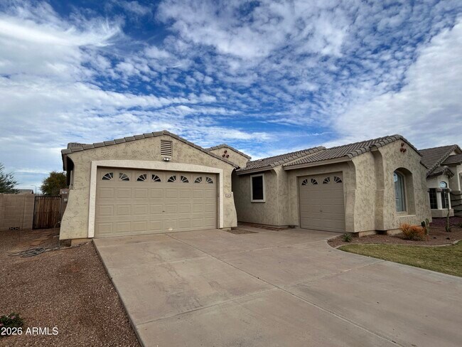 Foto del edificio - 2202 W Carter Rd