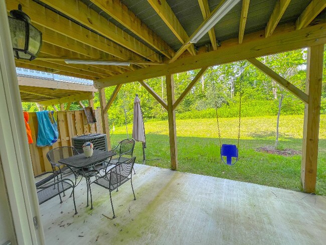 Building Photo - 9108 Graves Ln