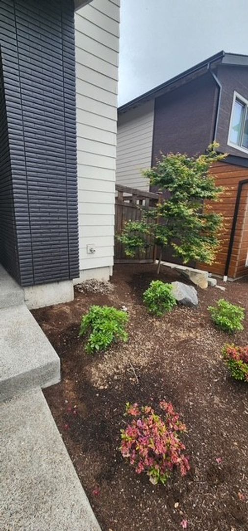 Foto del edificio - $3,595 -Two-Story 4 Bedrooms, 2.5 Bathrooms Contemporary Home Awaits Your Tenancy!